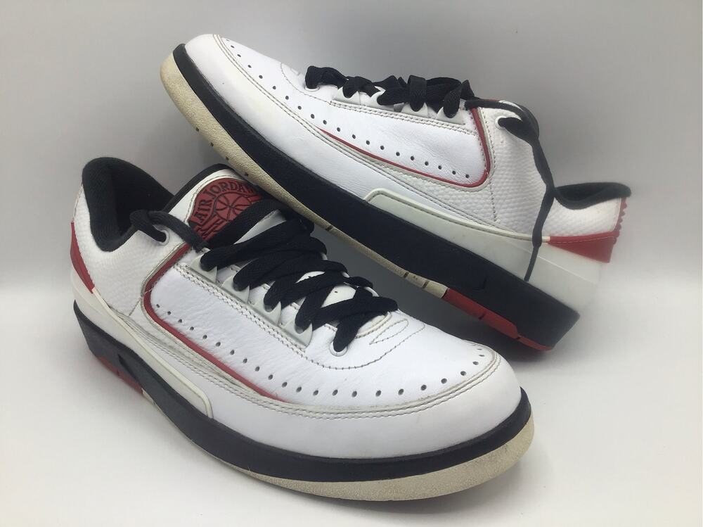Air Jordan 2 Retro Low Chicago Mens 8 White Red Black Sneakers 832819-101